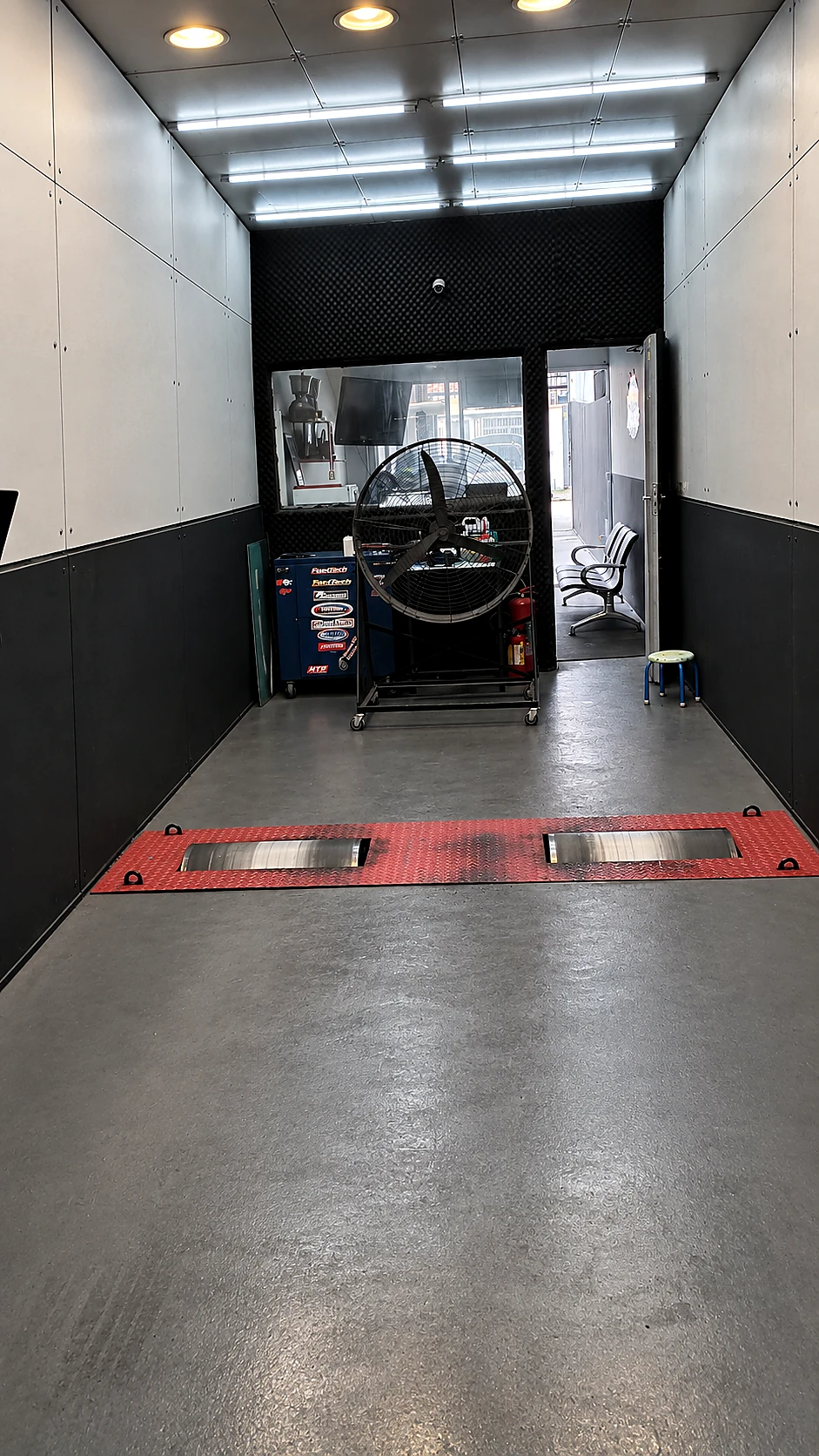Sala de dinamômetro da Akira Motors