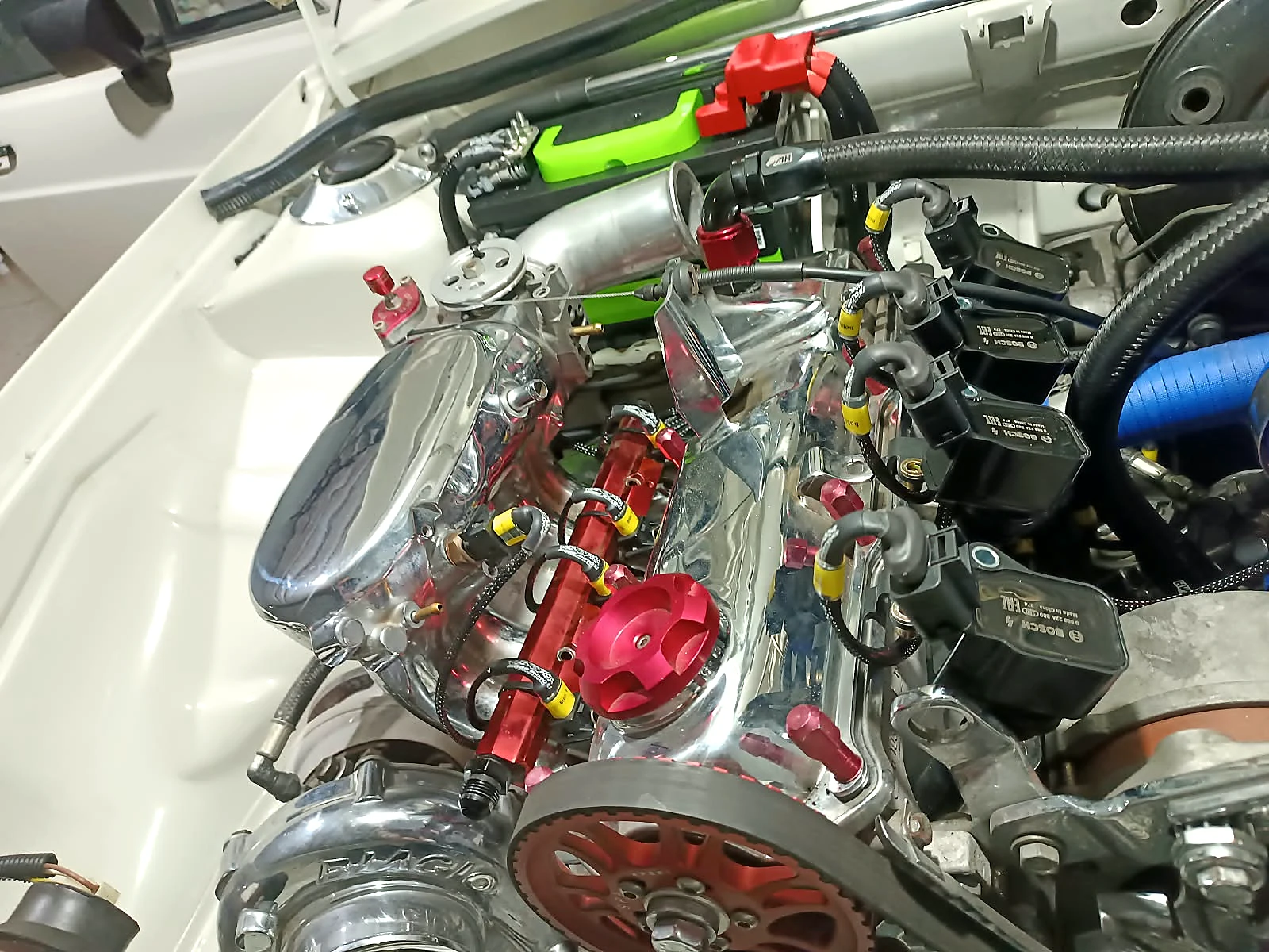 Projeto Akira Motors com motor e componentes preparados
