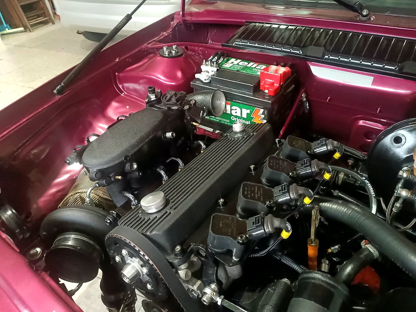 Cofre de motor em desenvolvimento na Akira Motors
