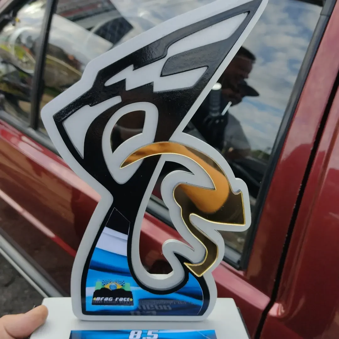 Detalhe do troféu Akira Motors